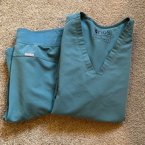 Figs scrub set- size M